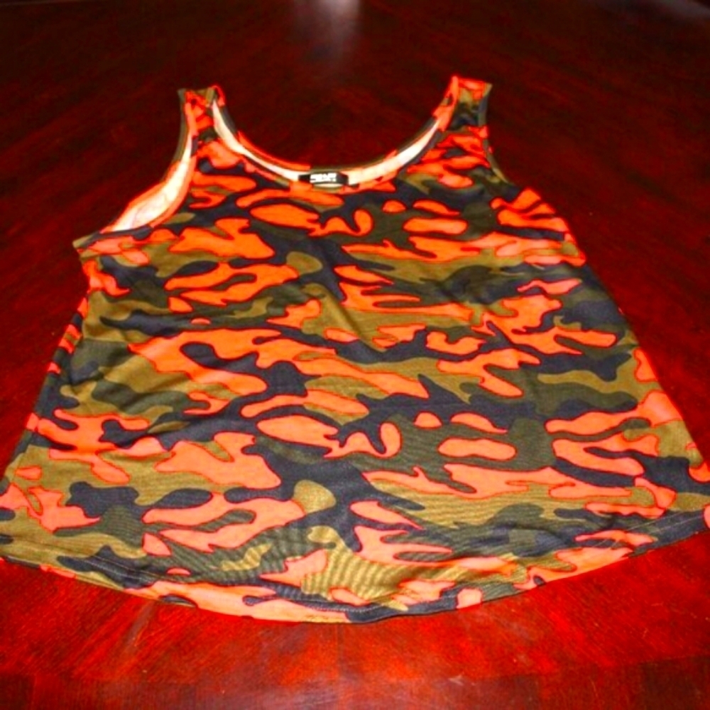Jollie & Joy Neon Camo Tank Top - Size 2X - Bold Street Style Vibes